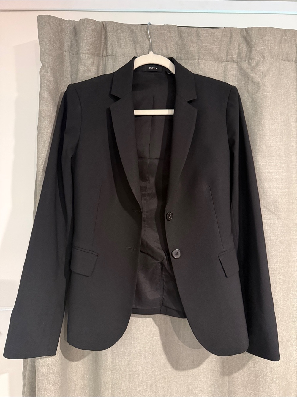 Black Women's Tailored Blazer theory size 6 retail price $455